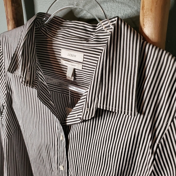 NWT J Crew Stretch Perfect button down Medium - Picture 3 of 8